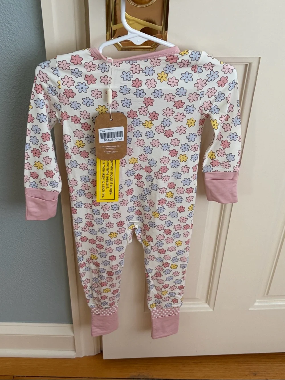 NWT Angel Dear Light Pink Multicolor Daisy Print Convertible Foot Romper Pajama